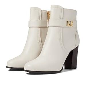NEW MICHAEL Michael Kors Light Cream Ecru Jilly Faux Leather Ankle Boots Size 9M